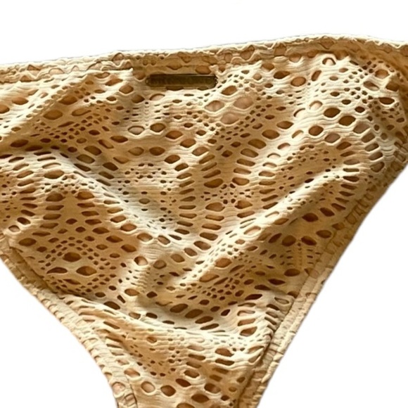 Billabong Lace Tassels Cream Size L Bikini Great  Condition! Bottoms L Top S. - Picture 6 of 11